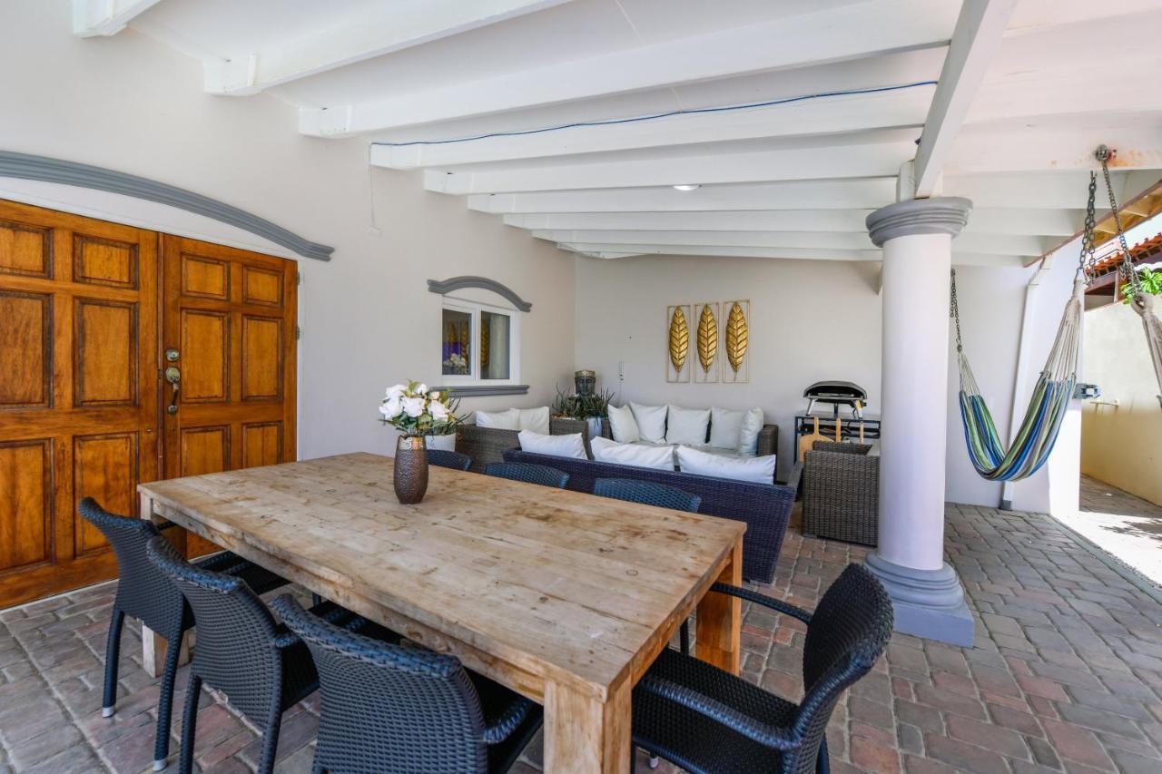 Villa Swiss Paradise With Private Pool Palm Beach Bagian luar foto