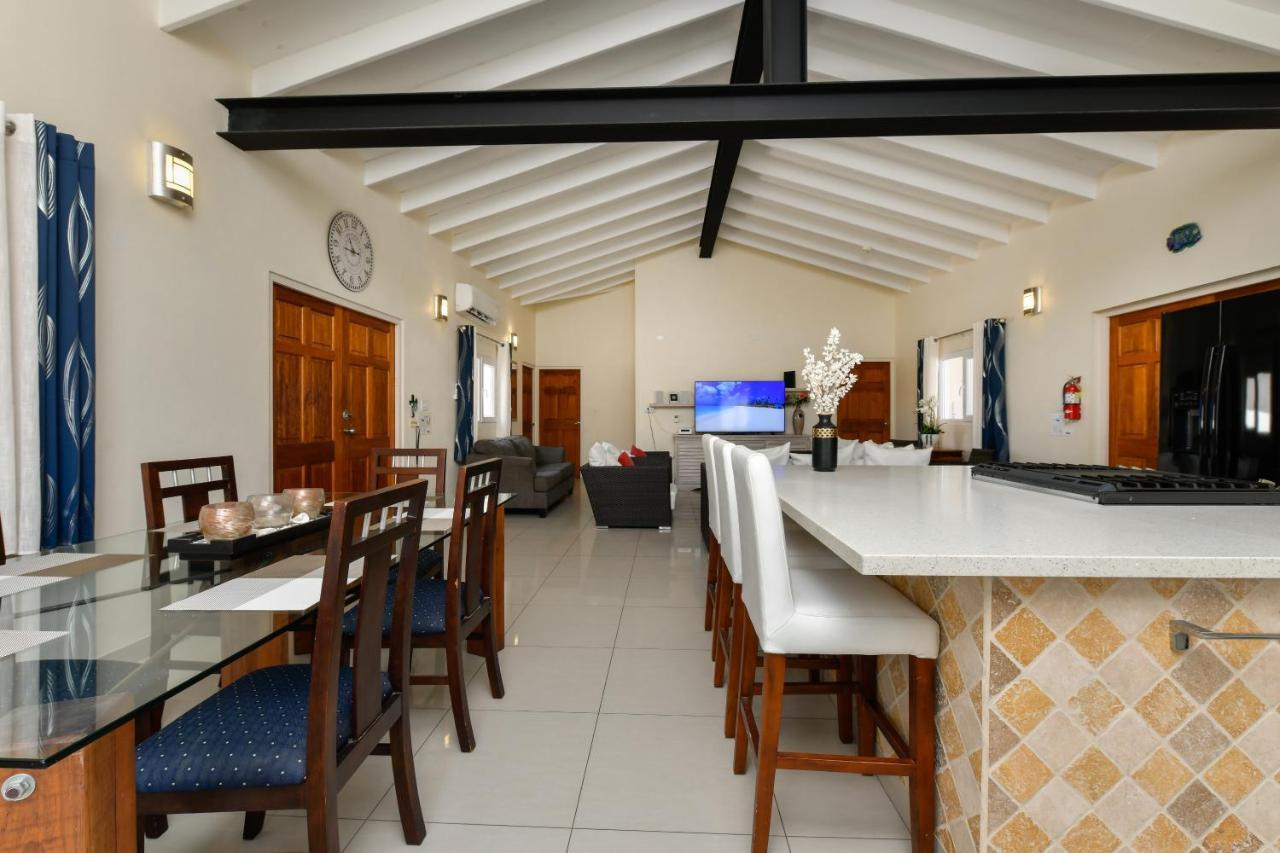 Villa Swiss Paradise With Private Pool Palm Beach Bagian luar foto