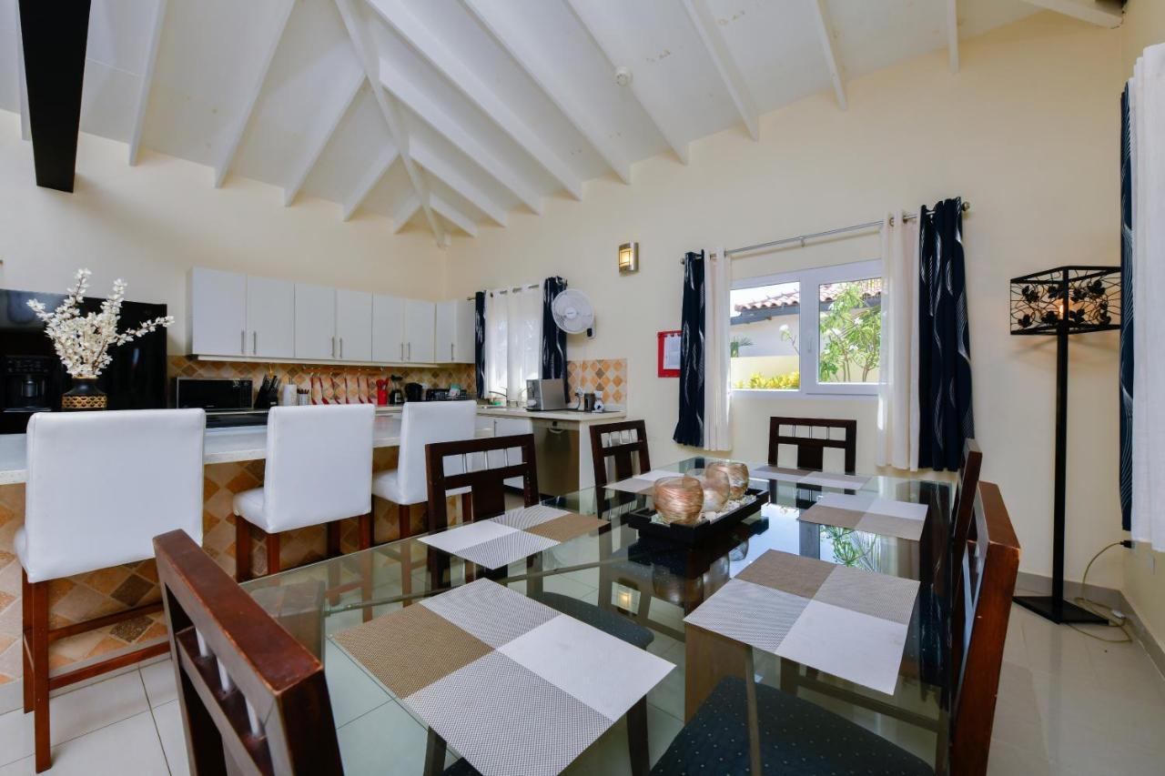 Villa Swiss Paradise With Private Pool Palm Beach Bagian luar foto