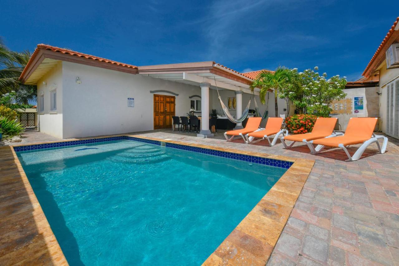 Villa Swiss Paradise With Private Pool Palm Beach Bagian luar foto