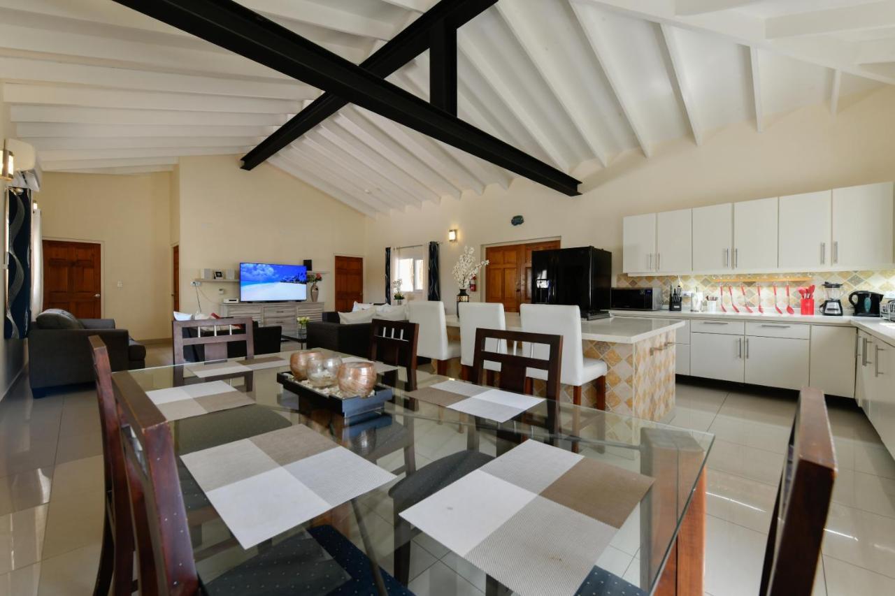 Villa Swiss Paradise With Private Pool Palm Beach Bagian luar foto