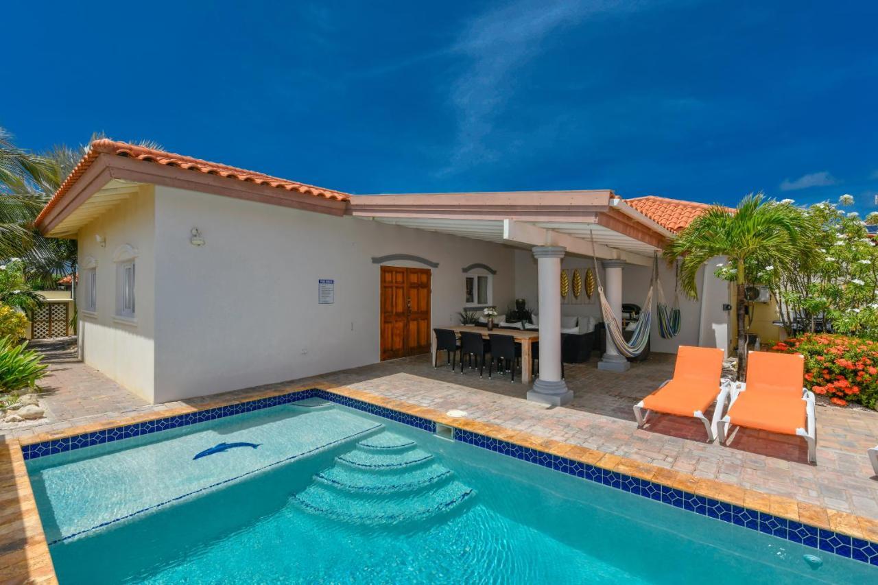 Villa Swiss Paradise With Private Pool Palm Beach Bagian luar foto