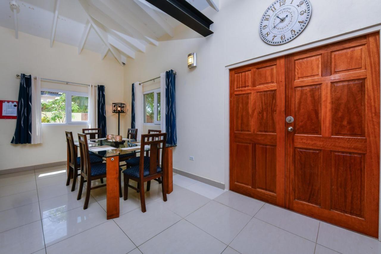 Villa Swiss Paradise With Private Pool Palm Beach Bagian luar foto