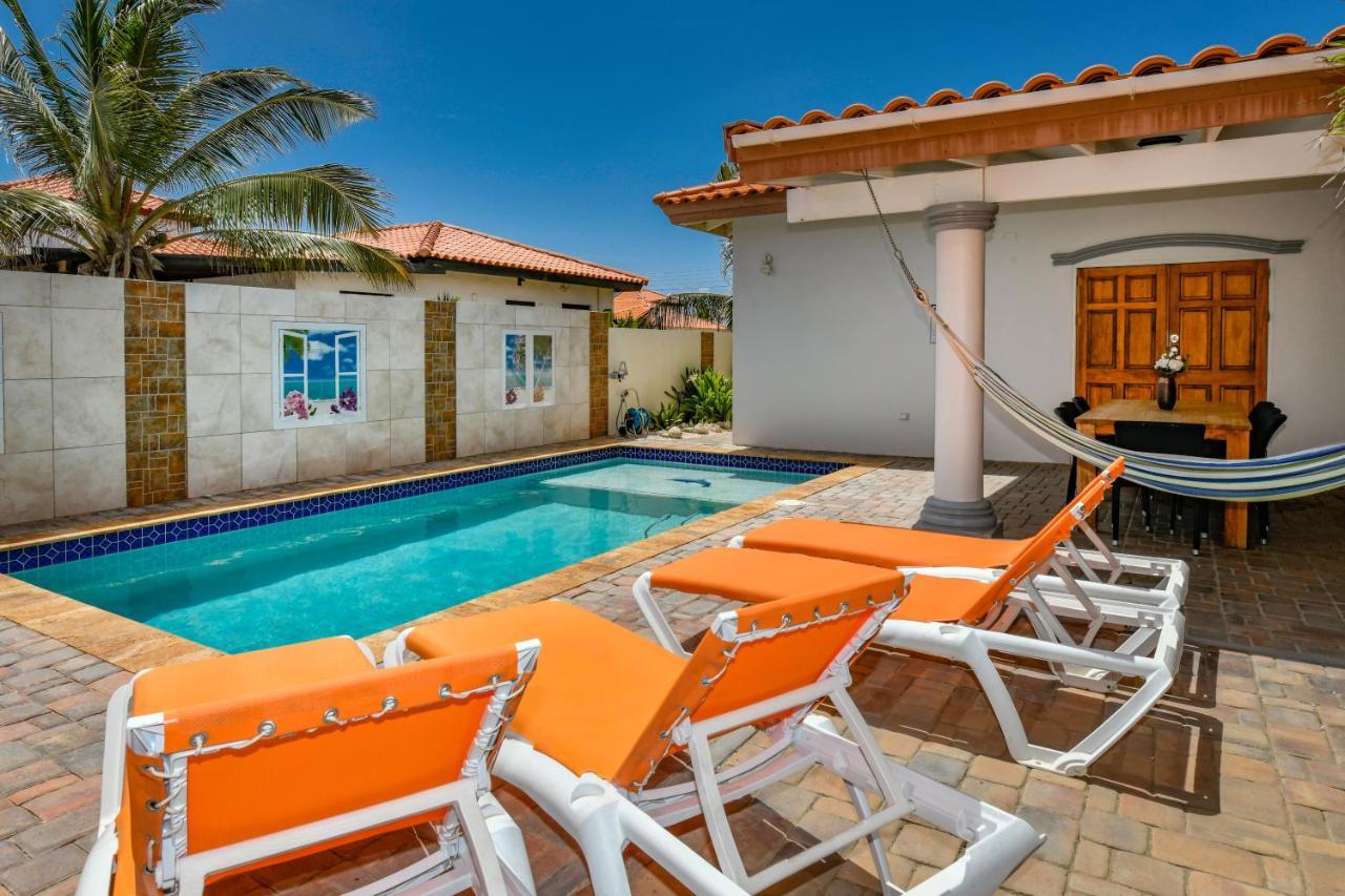 Villa Swiss Paradise With Private Pool Palm Beach Bagian luar foto