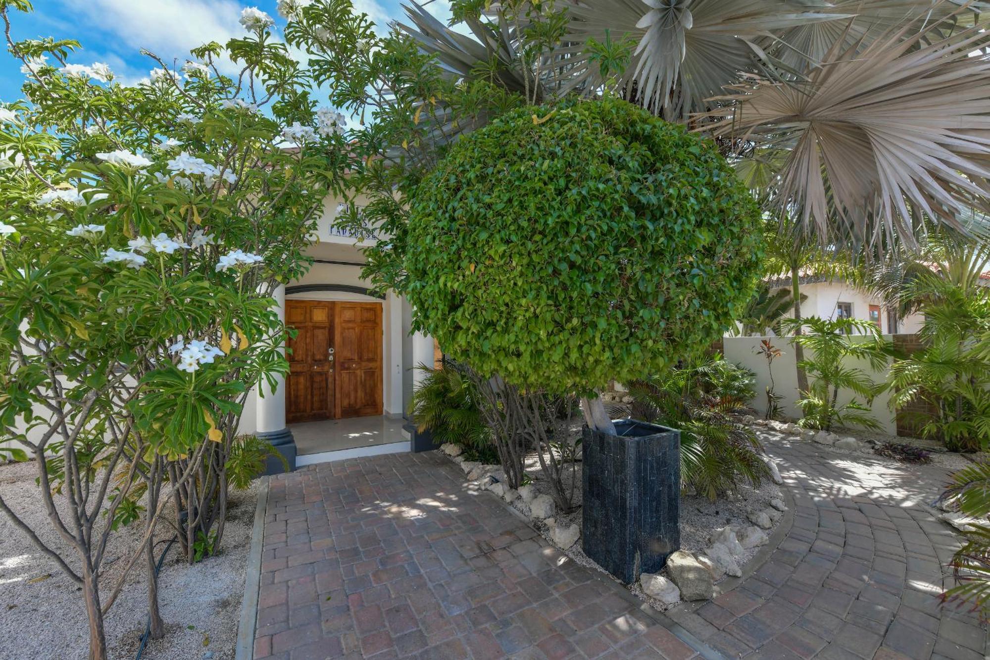 Villa Swiss Paradise With Private Pool Palm Beach Bagian luar foto